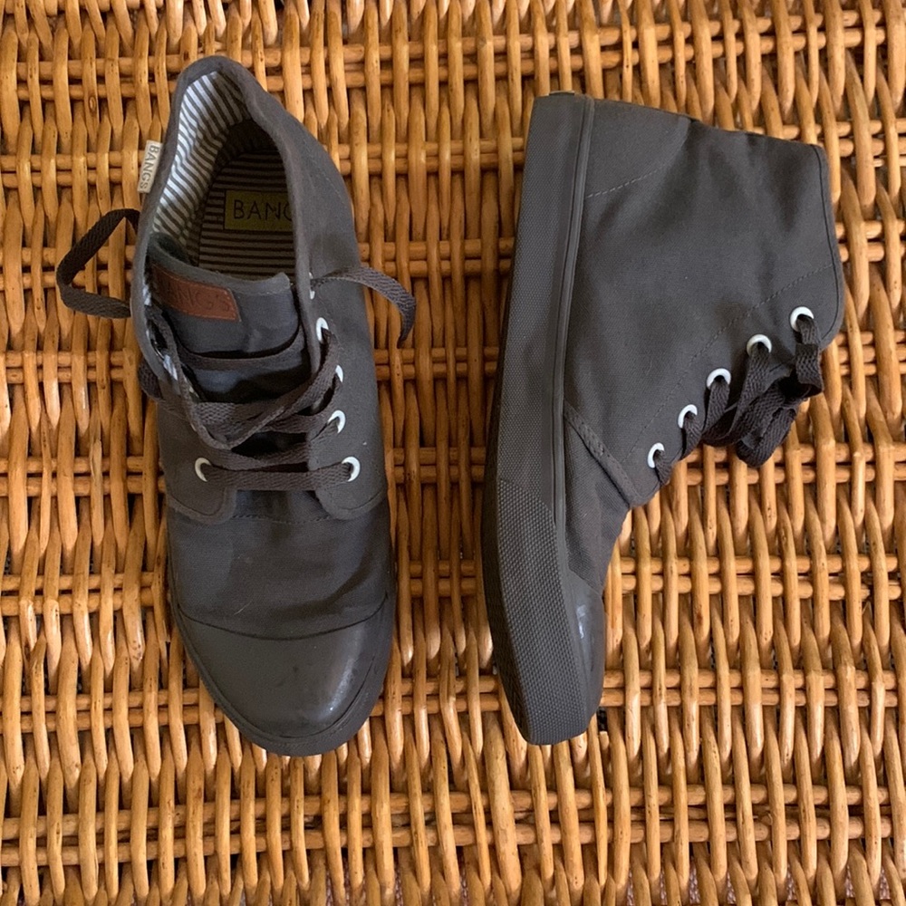 Bangs High-Top Grey Sneakers